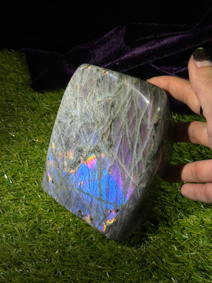 Labradorite Block w Rainbow Flash