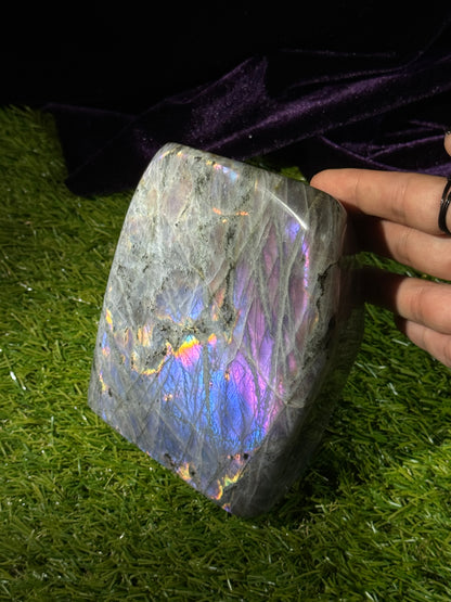 Labradorite Block w Rainbow Flash