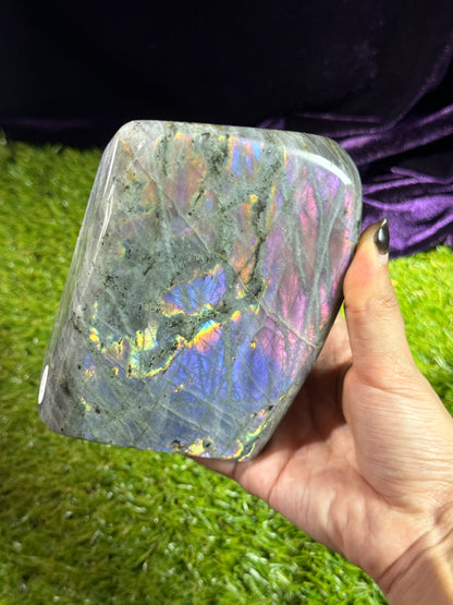 Labradorite Block w Rainbow Flash